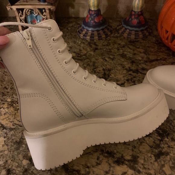 Steve Madden Twister Boot - Picture 2 of 2